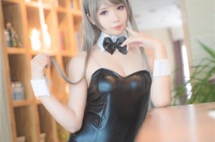 海角官网夜色追踪特辑：记录下海角社区登录后那句低语如何在深夜中化作网友心中禁忌情缘的传递信号